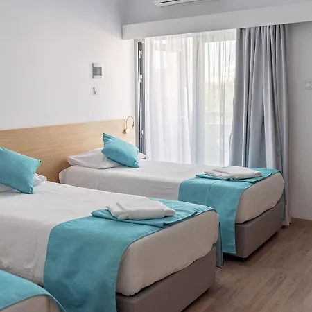 Otel Pyramos 2*