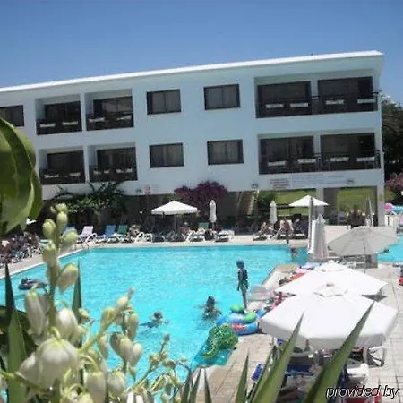 Otel Pyramos 2*