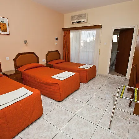 Otel Pyramos