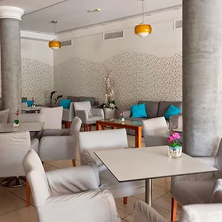 Pyramos Otel 2*