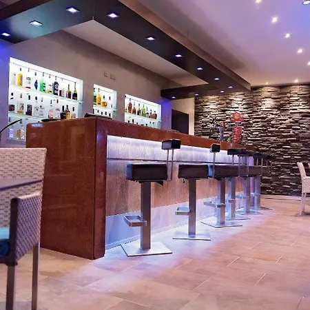 Pyramos Otel 2*