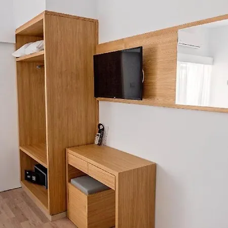 Otel Pyramos 2*